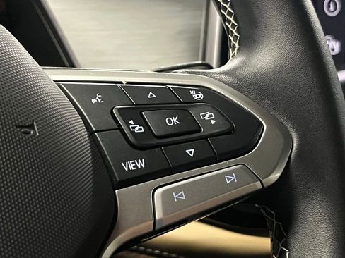 Certified 2026 Volkswagen Atlas Cross Sport SE w/ Panoramic Sunroof Package AWD/4WD image 28
