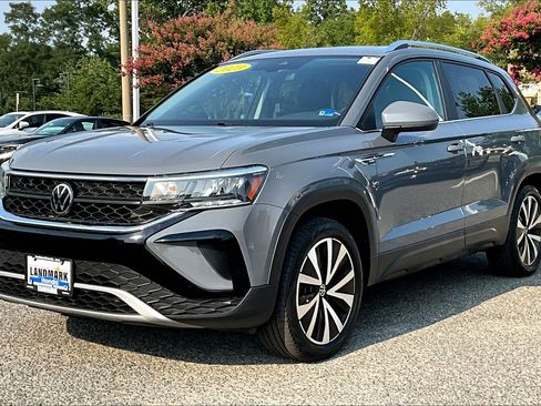 Used 2023 Volkswagen Taos SE w/ Panoramic Sunroof Package AWD/4WD image 1