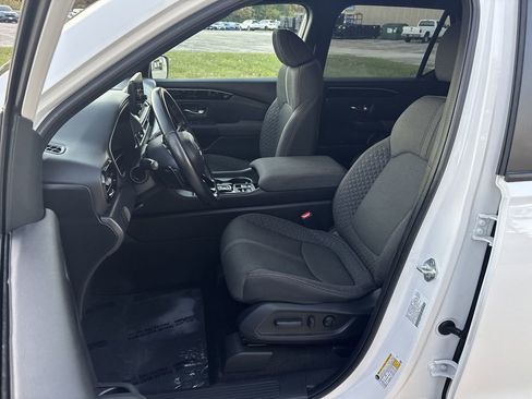 Used 2023 Honda Pilot Sport image 4