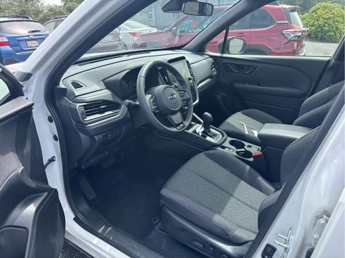 Used 2025 Subaru Forester Premium AWD/4WD image 11