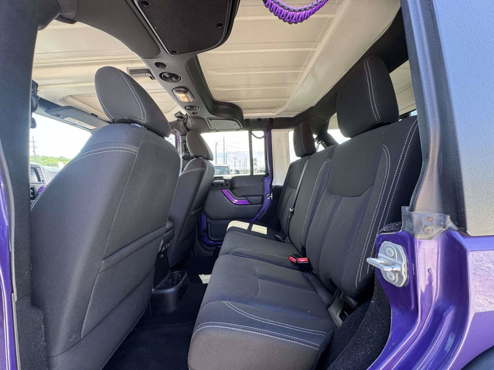 Used 2018 Jeep Wrangler Unlimited Rubicon w/ Connectivity Group AWD/4WD image 19