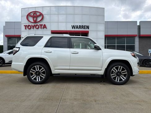 Used 2023 Toyota 4Runner Limited AWD/4WD image 3