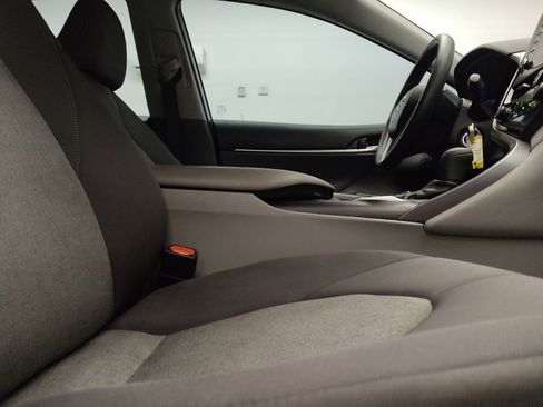 Used 2021 Toyota Camry LE FWD image 21