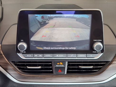 Used 2024 Nissan Altima 2.5 SV FWD image 18