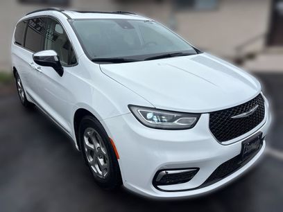 Used 2023 Chrysler Pacifica Limited