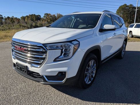 Used 2023 GMC Terrain SLT image 8