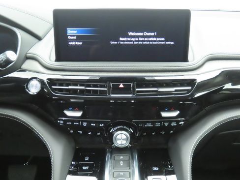Used 2026 Acura MDX w/ Advance Package AWD/4WD image 15