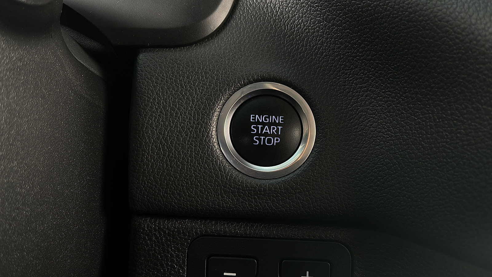 Used 2024 Toyota Tundra Limited AWD/4WD image 21