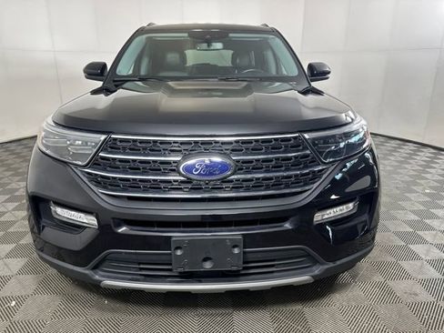 Used 2022 Ford Explorer XLT w/ Equipment Group 202A image 8