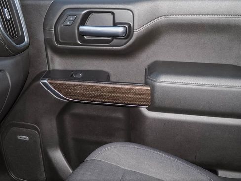 Used 2021 Chevrolet Silverado 1500 RST image 24