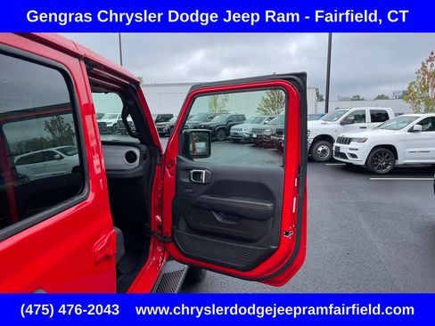 Certified 2025 Jeep Wrangler Unlimited Sahara AWD/4WD image 19