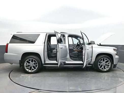 Used 2019 Chevrolet Suburban Premier AWD/4WD image 66