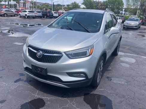 Used 2018 Buick Encore Essence AWD/4WD image 3