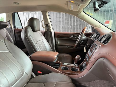 Used 2013 Buick Enclave Premium image 19