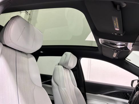 Used 2024 Cadillac Lyriq Sport AWD/4WD image 23