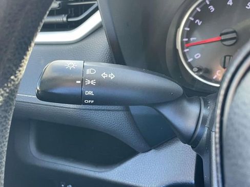 Used 2019 Toyota RAV4 LE FWD image 22