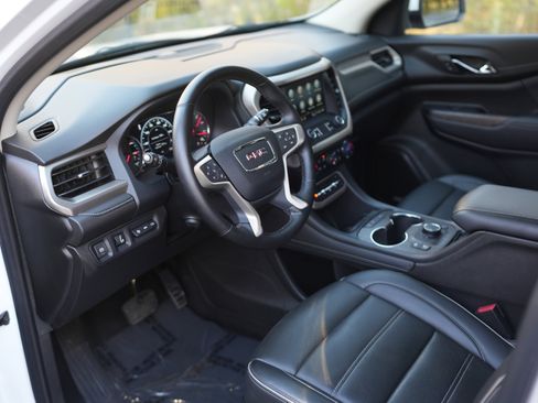 Used 2023 GMC Acadia Denali image 12