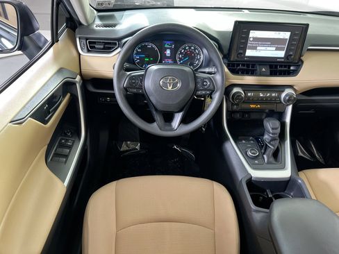 Used 2022 Toyota RAV4 LE image 19