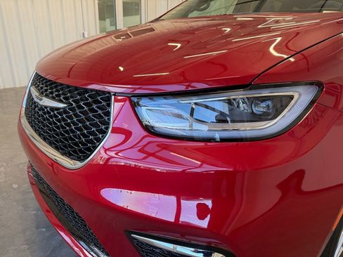 New 2026 Chrysler Pacifica Select FWD image 8