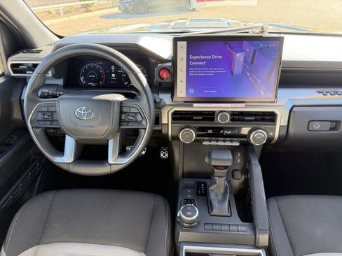 Used 2025 Toyota Tacoma TRD Sport AWD/4WD image 27