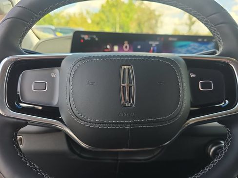 New 2026 Lincoln Navigator Premiere AWD/4WD image 22