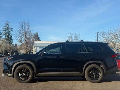 Used 2024 Toyota Grand Highlander AWD Hybrid image 2