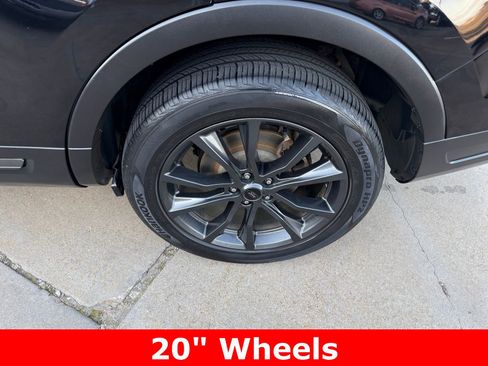 Used 2018 Ford Explorer XLT w/ Equipment Group 202A image 9