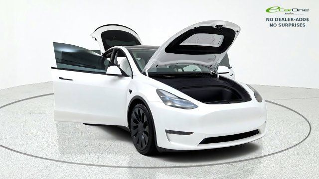 Used 2025 Tesla Model Y Performance AWD/4WD image 12