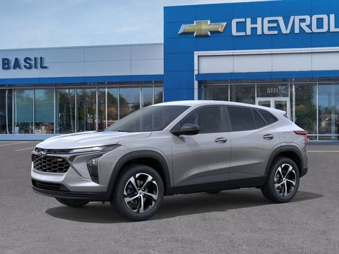 New 2026 Chevrolet Trax RS FWD image 2