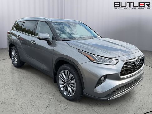 New 2026 Toyota Highlander Platinum AWD/4WD image 8