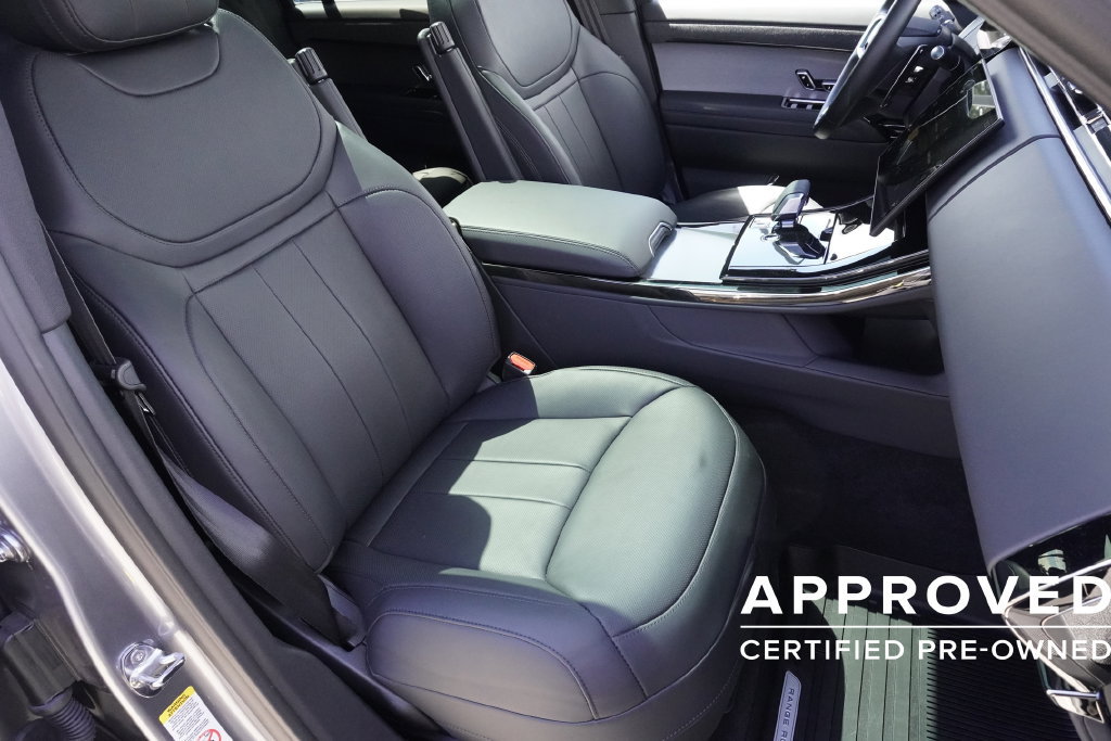 Used 2025 Land Rover Range Rover Sport SE AWD/4WD image 24