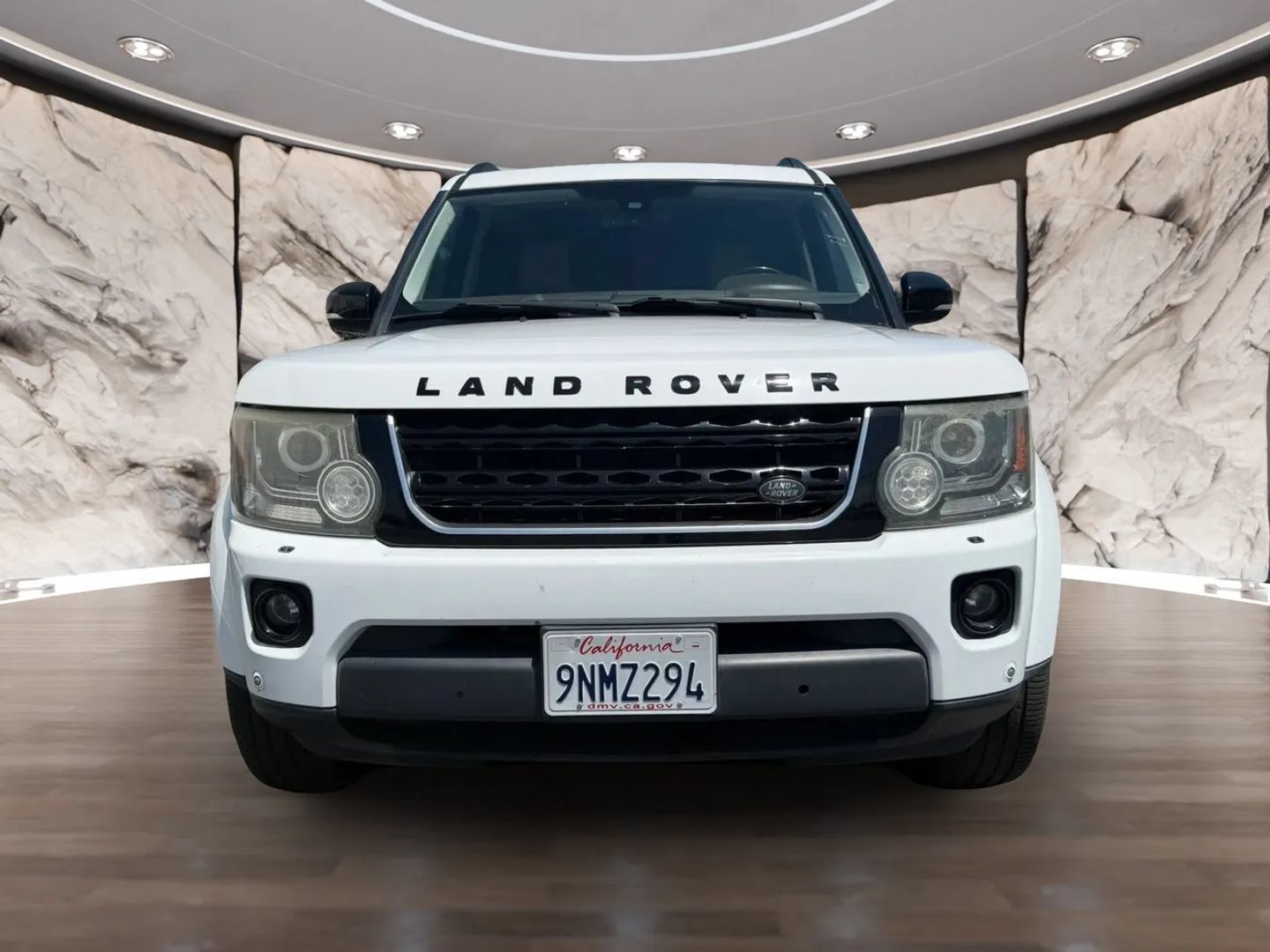 Used 2016 Land Rover LR4 HSE AWD/4WD image 2