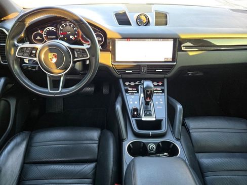Used 2020 Porsche Cayenne image 35