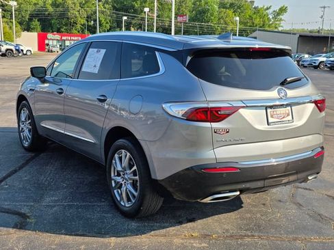 Used 2023 Buick Enclave Essence w/ Experience Buick Package FWD image 9