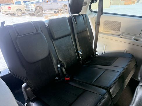 Used 2019 Dodge Grand Caravan SXT image 14