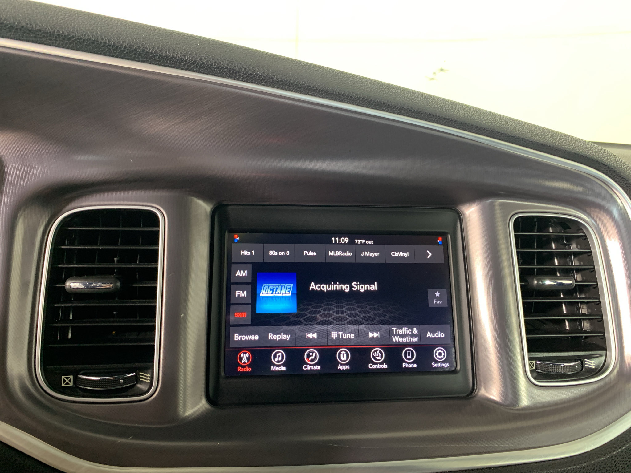 Used 2020 Dodge Charger SXT w/ Leather Interior Group RWD image 24