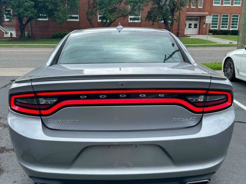 Used 2016 Dodge Charger SXT w/ Rallye Group RWD image 4