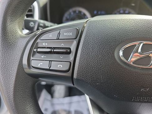 Used 2021 Hyundai Venue SE image 19