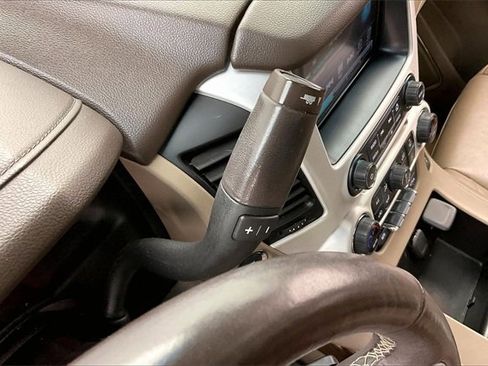 Used 2017 GMC Yukon SLT w/ Premium Edition image 16