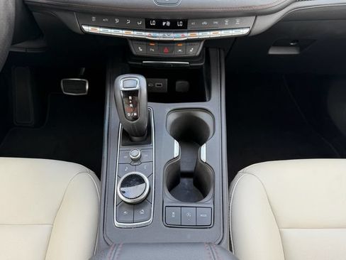 Used 2019 Cadillac XT4 Sport w/ Cold Weather Package FWD image 16