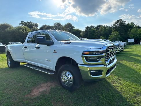 New 2026 RAM 3500 Big Horn AWD/4WD image 3
