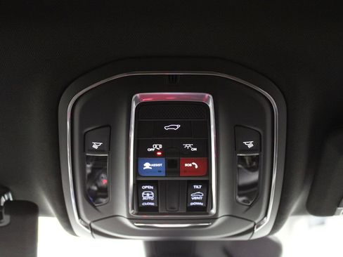 New 2025 Jeep Grand Cherokee Laredo image 23