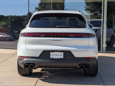 Certified 2025 Porsche Cayenne image 10