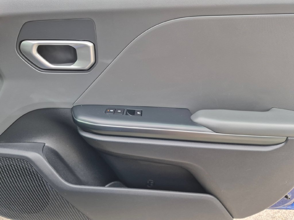 Used 2025 Kia K4 FWD image 32