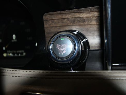 Used 2022 Lincoln Corsair Reserve w/ Luxury Package image 16