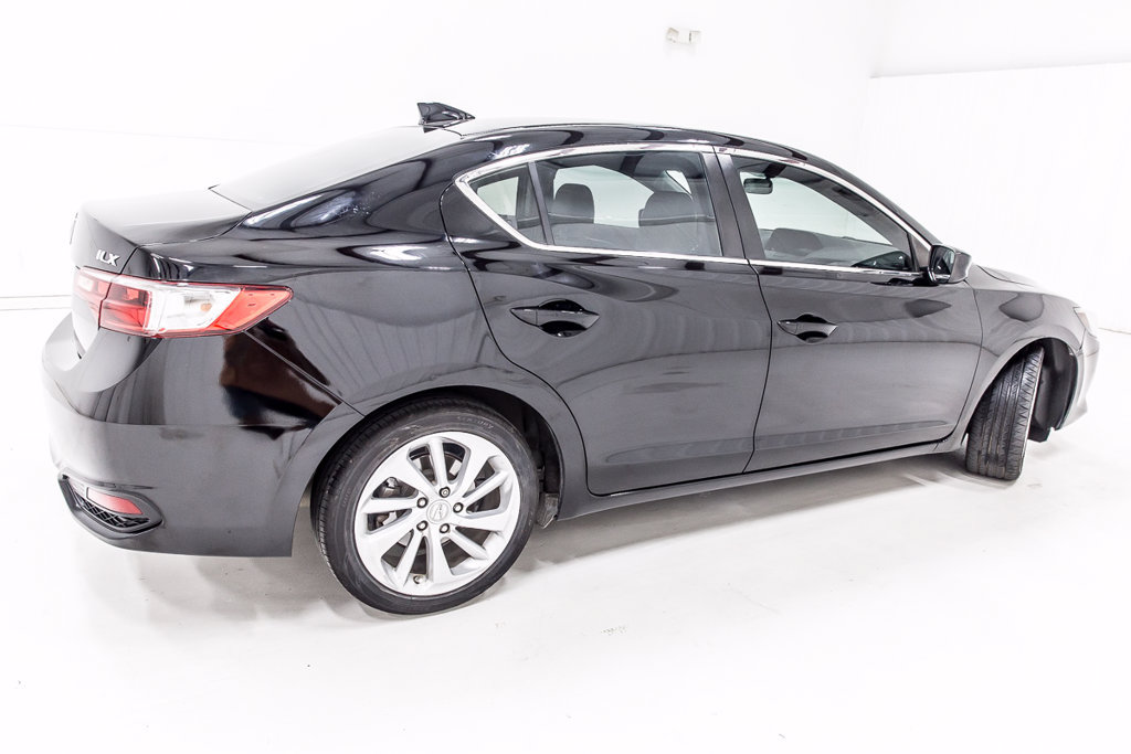 Used 2017 Acura ILX w/ AcuraWatch Plus Package FWD image 7
