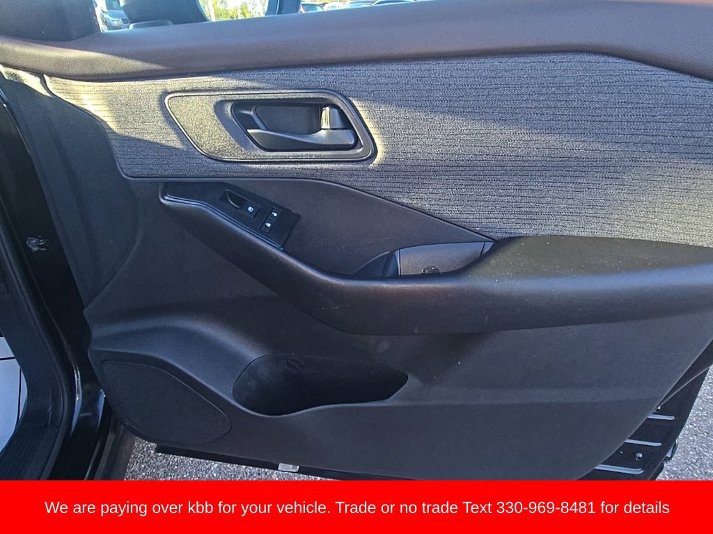 Used 2023 Nissan Rogue S AWD/4WD image 22