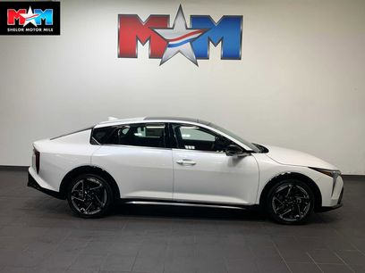 New 2025 Kia K4 GT-Line w/ GT-Line Premium Package