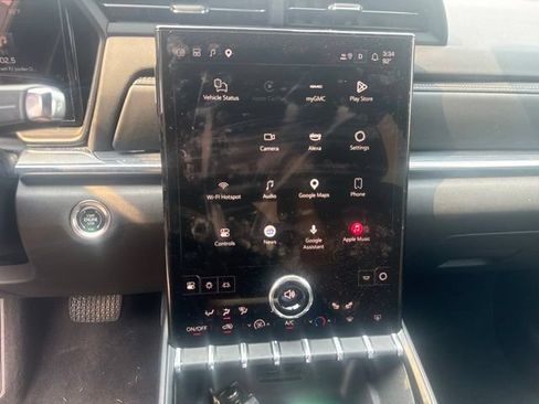 Used 2025 GMC Terrain Elevation AWD/4WD image 14