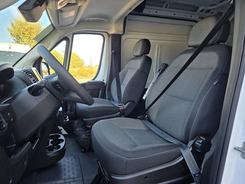 Used 2025 RAM ProMaster 3500 w/ Convenience Group image 32